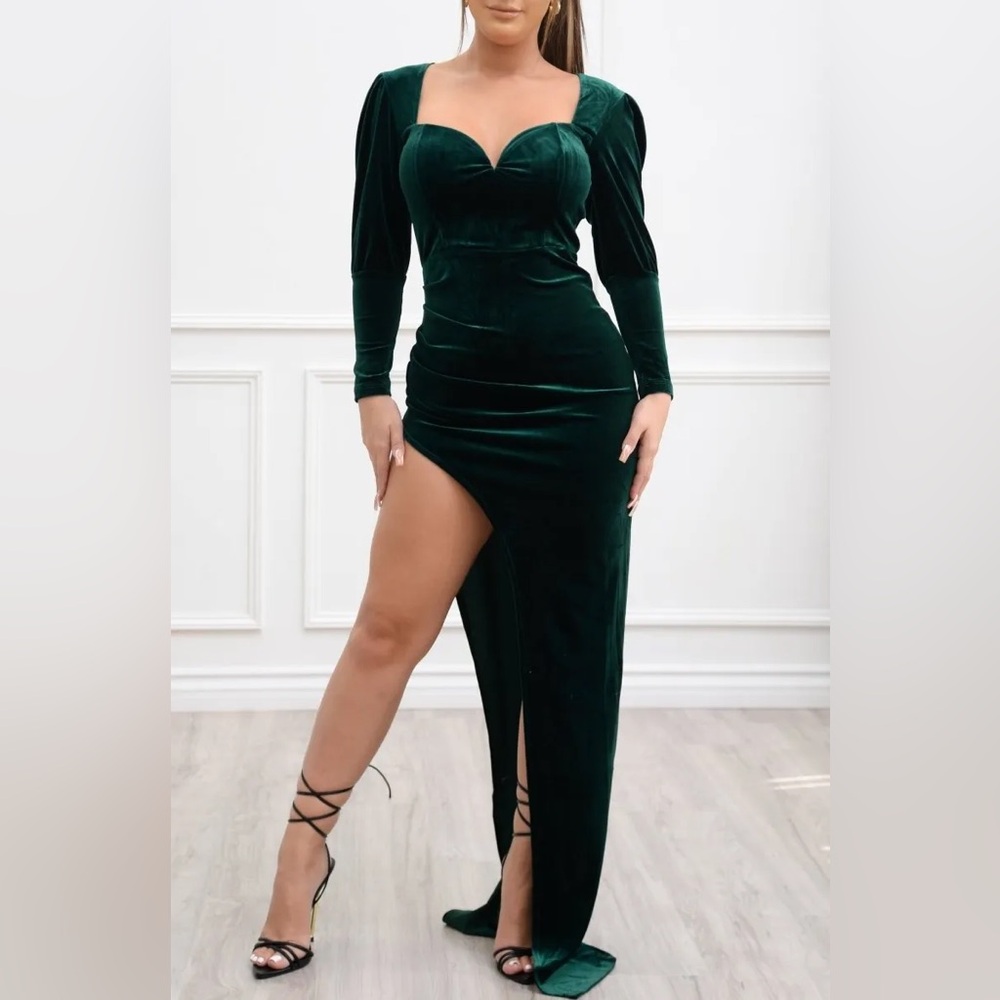🌸AMTIOUS velvet hunter green dress ✨